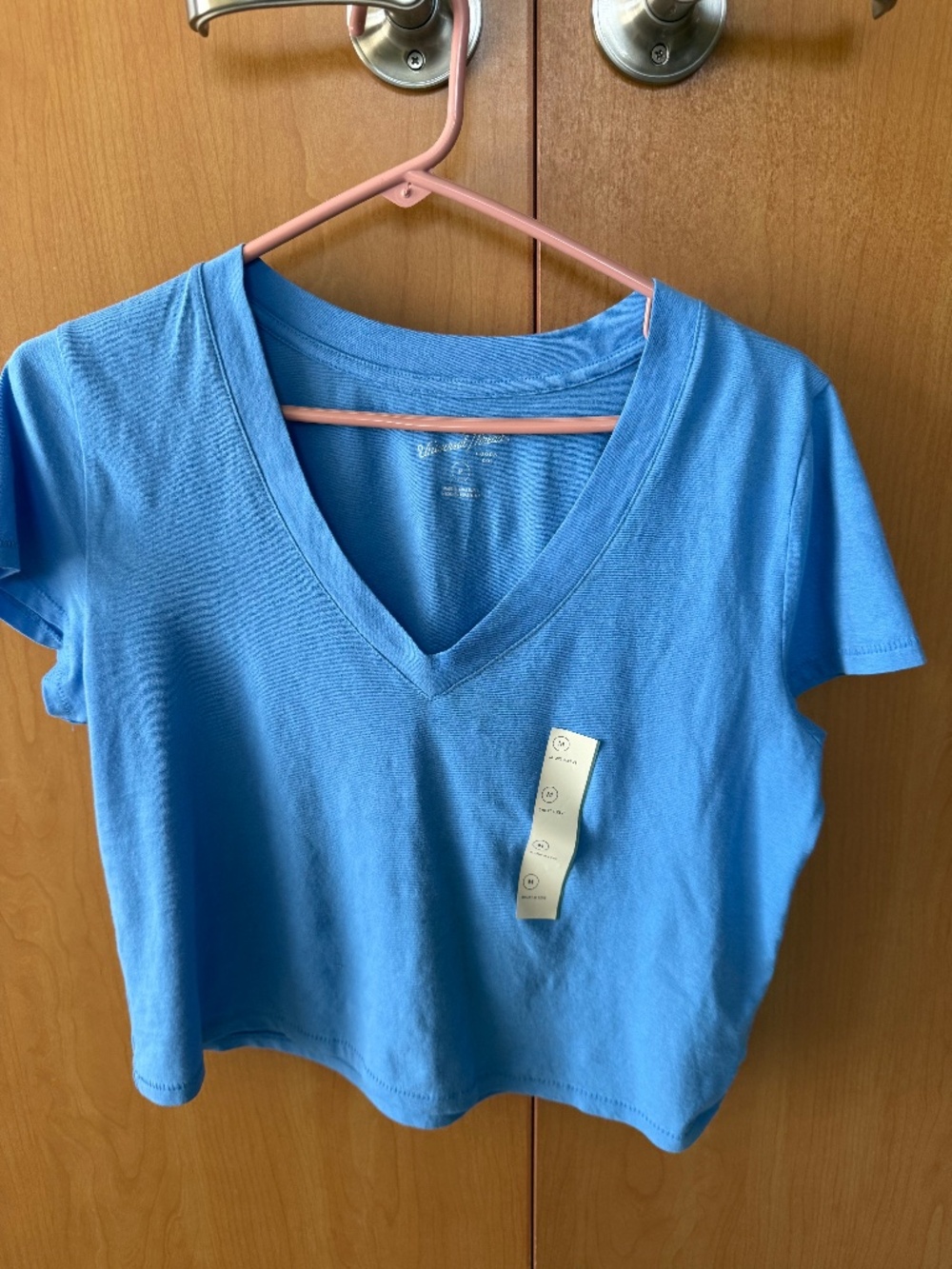 Universal Threat, Cropped V neck, Blue